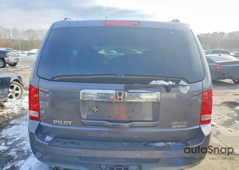 2015 Honda Pilot Touring z USA, uszkodzony, nr VIN 5FNYF4H94FB027479